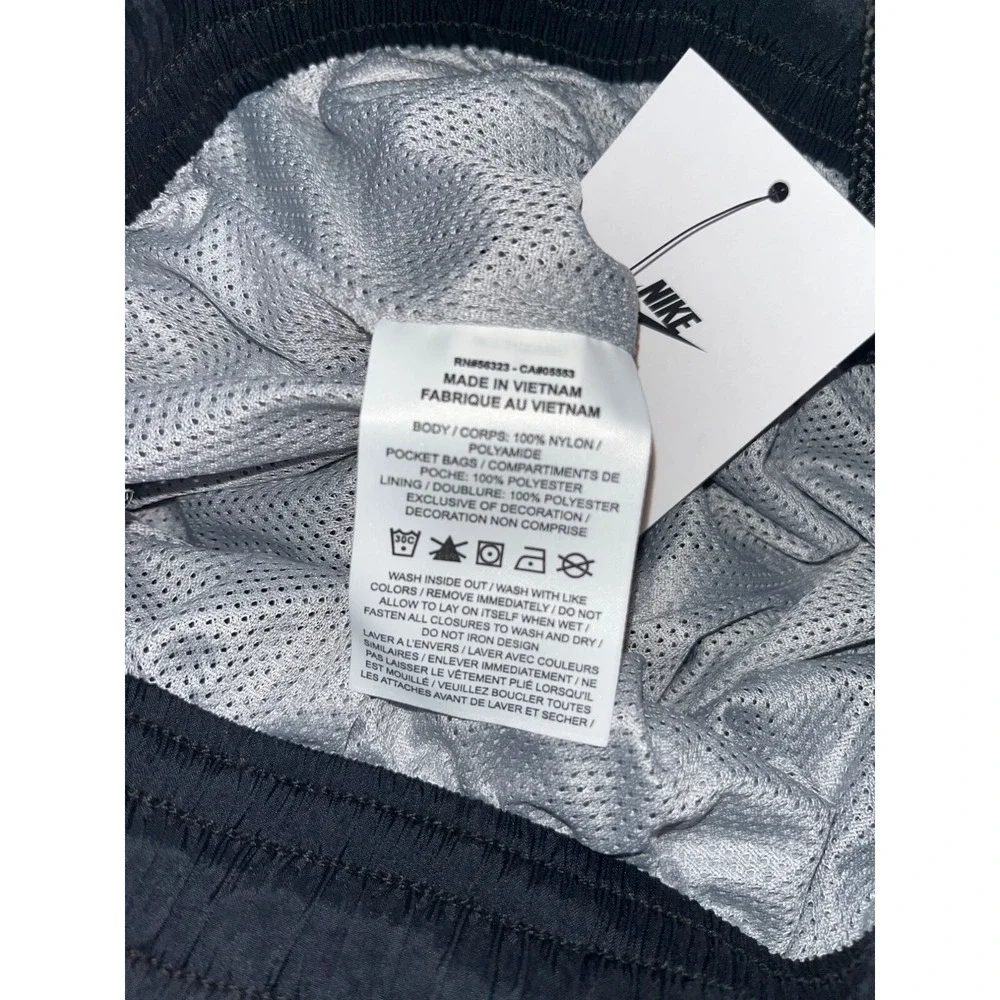 Nike Boys' NSW Amplify Woven Shorts Small NWT‎